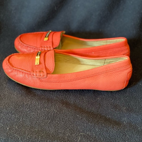 Michael Kors leather loafers Size 7 - Picture 3 of 10